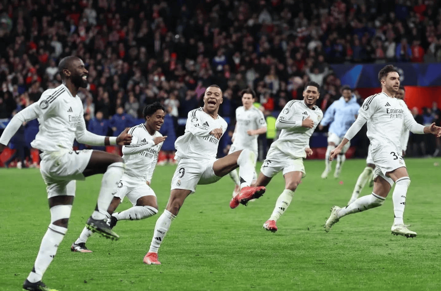 南宫-C罗爆冷击败加拿大队，战术调整引爆全场！的简单介绍