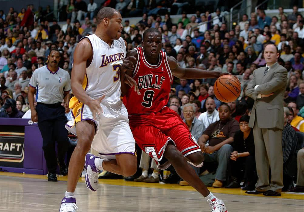 Rookie关键节点高光表现,公牛带队取胜!的简单介绍 Rookie关键节点高光表现,公牛带队取胜!的简单介绍