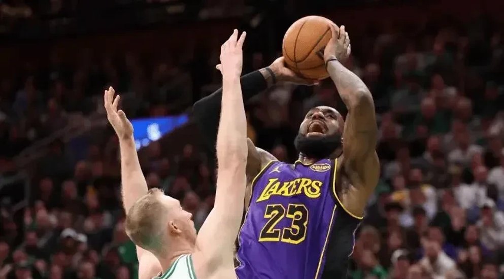 包含詹姆斯连续二十场比赛得分超过赛况扑朔迷离，TES挑战极限！的词条